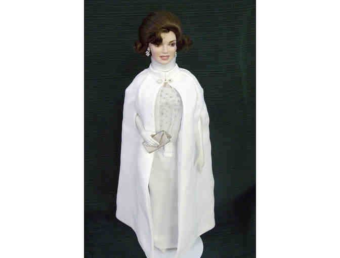 Vintage Franklin Mint Jacqueline Kennedy Heirloom Inagural Ball Doll