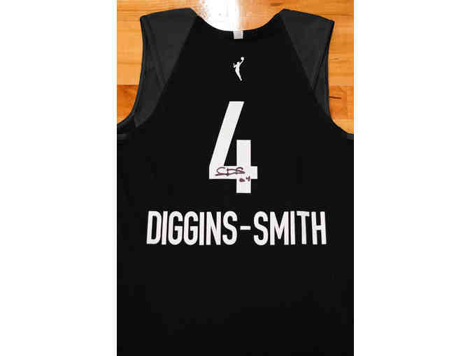 Skylar Diggins-Smith Authentic, Autographed Nike Pink Mercury