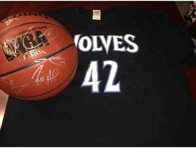 13/14 Timberwolves signed ball and Kevin Love T-Shirt #42