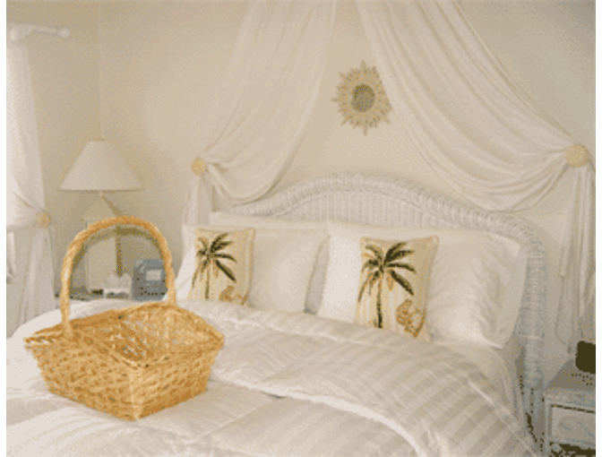 One Night Stay at Siesta Key Bungalows - Photo 1