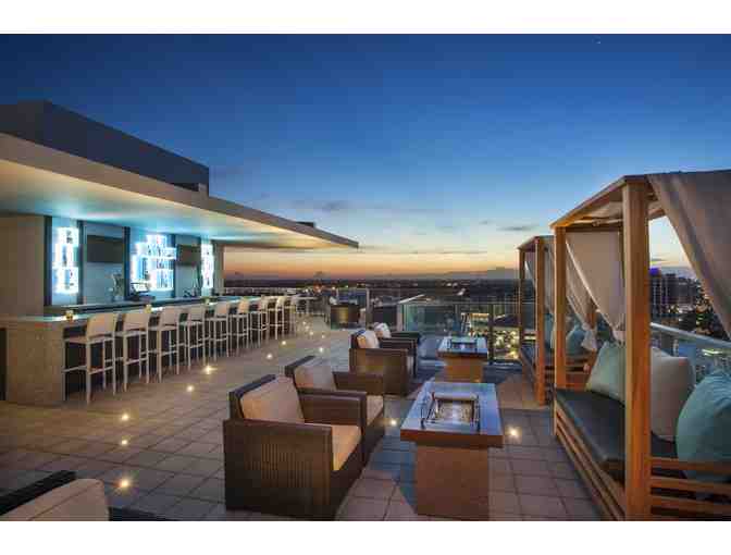 Westin Sarasota: 2 Night Stay with Breakfast and Parking