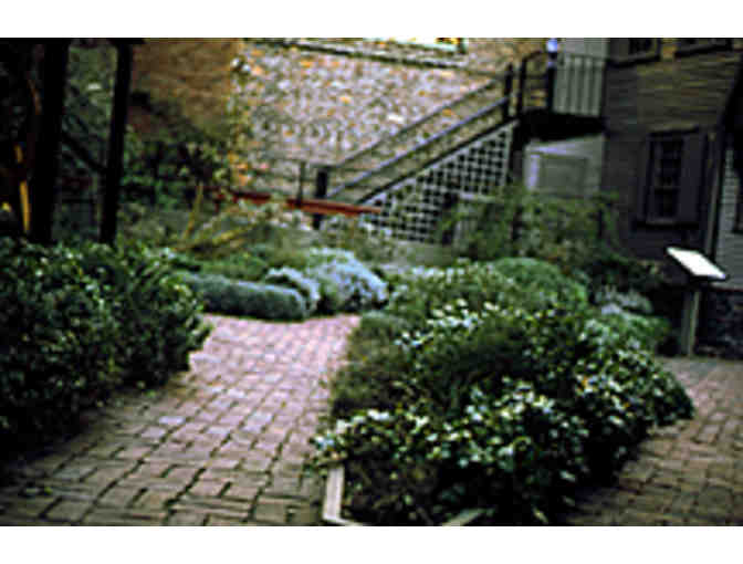 Discover Boston History ---Freedom Trail & Paul Revere House passes for 4!