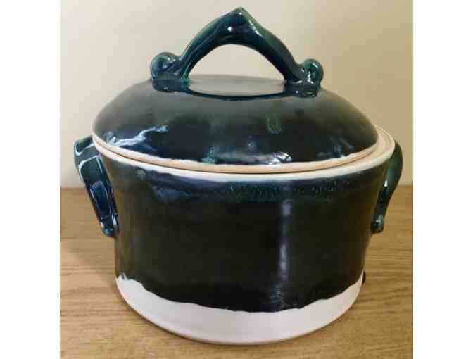 Pottery casserole dish - Photo 1