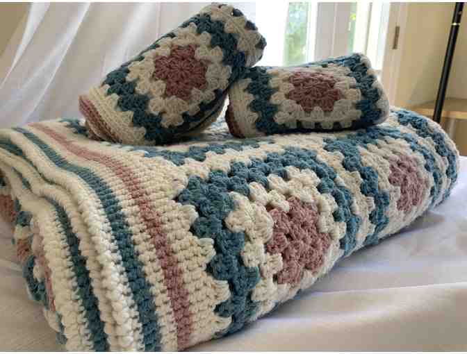 Crochet/Knit Queen-Size Blanket and Pillow Covers - Photo 1