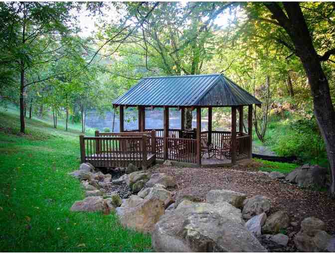 Two-night mountain-top cabin rental in Pigeon Forge - Photo 7