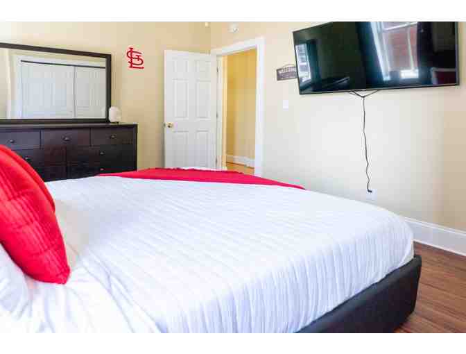 $500 gift certificate towards 2 night stay at the Lady Emma in Saint Louis, MO