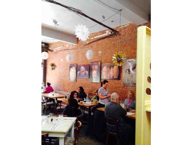 Flying Bride and Groom Wall Art / Arte de la pared grande