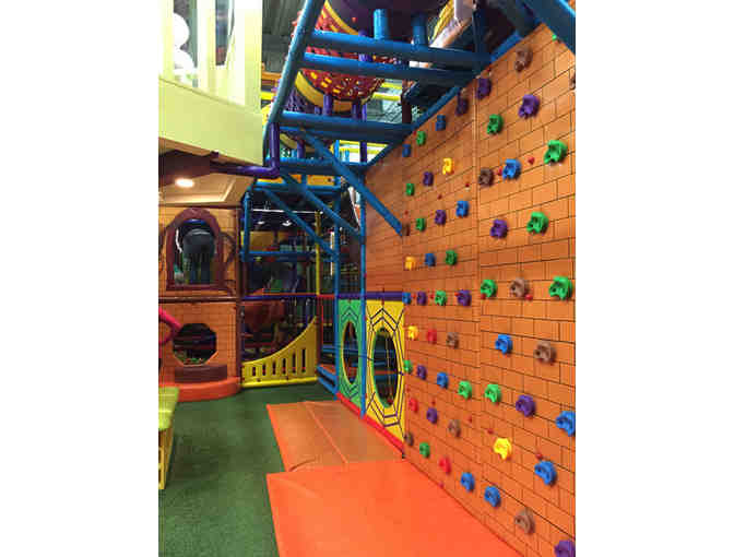 Magic Ground Full Day Activity Pass / Pase de actividad de dia completo de Magic Ground