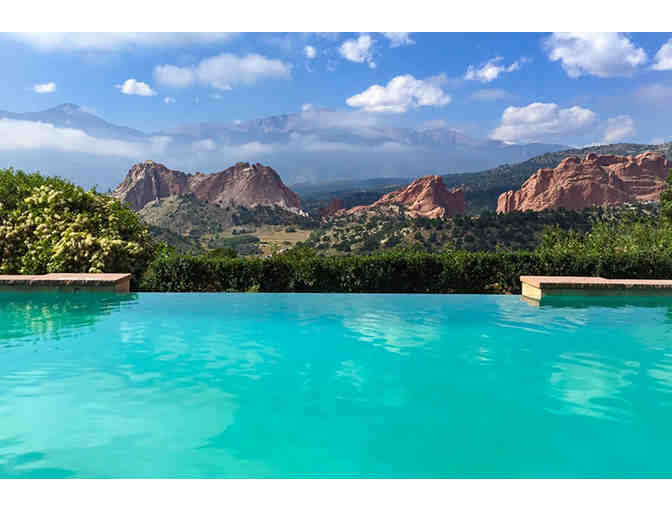 Garden of The Gods Resort & Club ONE Night Stay & Breakfast for Two