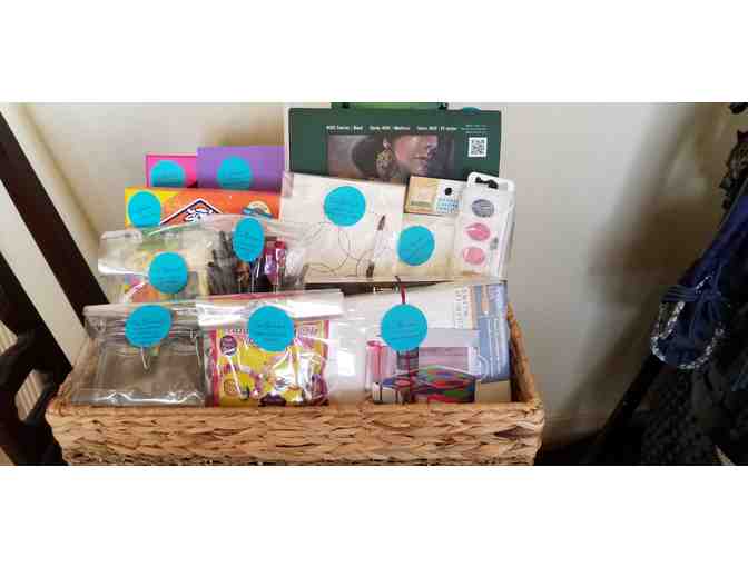 Davis/Eckloff's - I am bored basket