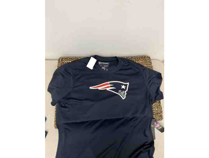 Matching Traditional Patriots Logo T-Shirt (XL) and Cap