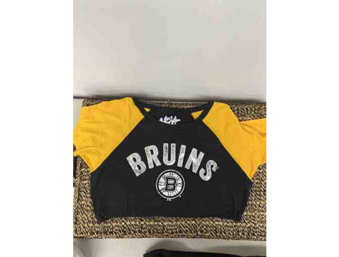 Women's Bruins T-Shirt (L) and Super Plush Throw