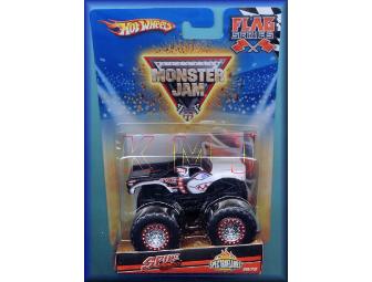 Hot Wheels Show-Off Showdown Action Set and 3 Monster Jam Trucks