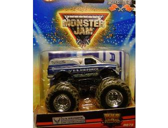 Hot Wheels Show-Off Showdown Action Set and 3 Monster Jam Trucks