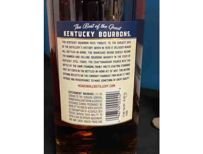 HEAVEN HILL BOTTLED-IN-BOND - Heaven Hill Distilleries Bourbon Whiskey, Kentucky, USA