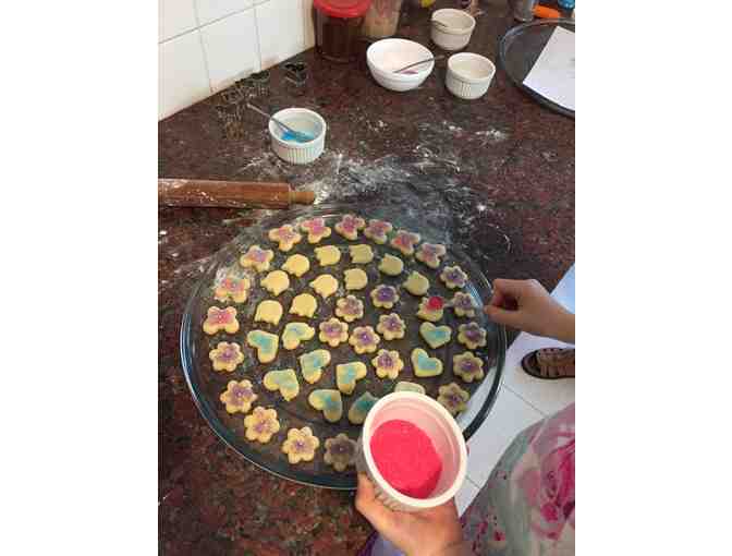 Home Made Treats by Lola (cupcakes or cookies for PS75 Families)