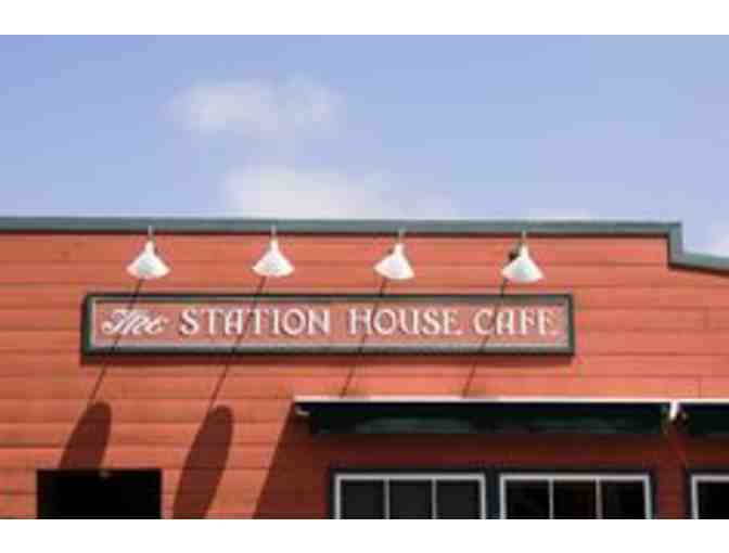2-Night Mid-Week Stay at Motel Inverness Suite + Dinner for Four at The Station House Cafe