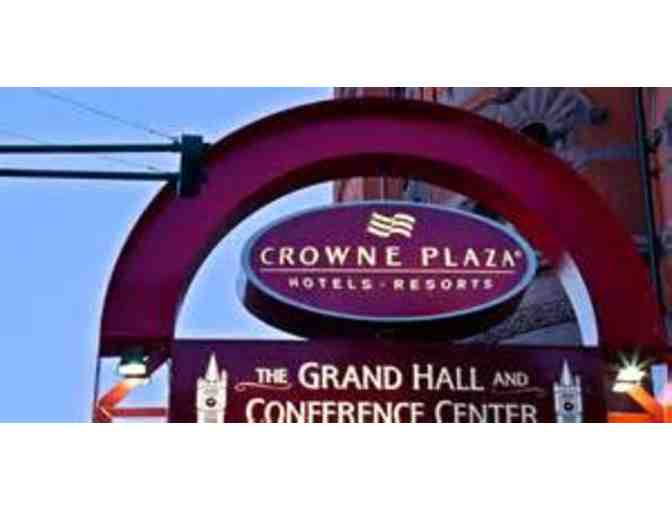An overnight in a Pullman Train Car at the Crowne Plaza Hotel Indy with breakfast & drinks