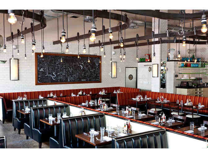 Adventurous Day In Boston: Duck Tour and Five Napkin Burger!