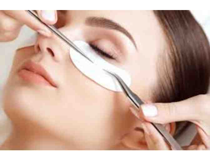 Miami Volume Gift card for full set of eyelash extensions