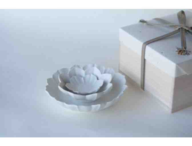 Usukiyaki Japanese lotus design porcelain 3-piece set