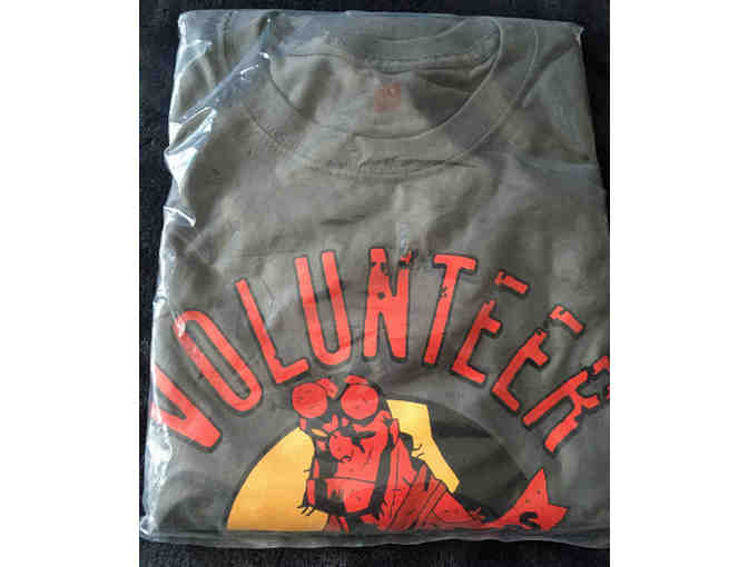 (1) SDCC Exclusive Volunteer Shirt  - Unisex size Medium