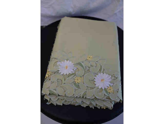 Sage Field of Daises EmbroidedredTable Cloth