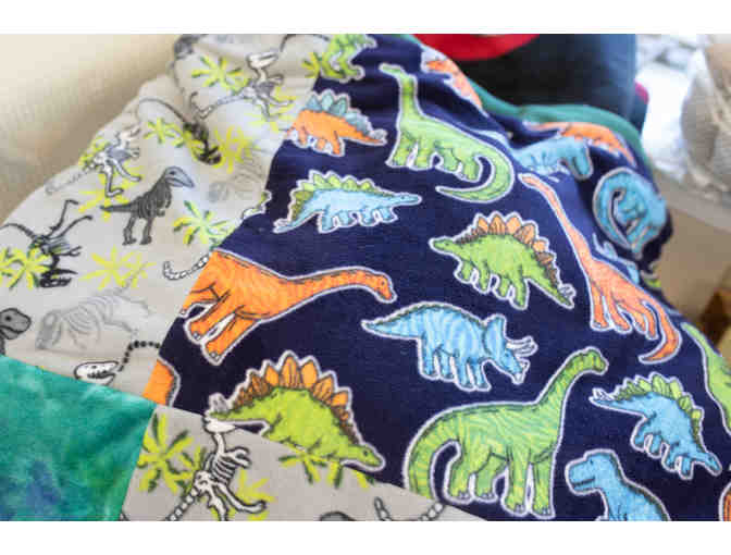 6 Assorted Handmade Fleece Quilts - Photo 4