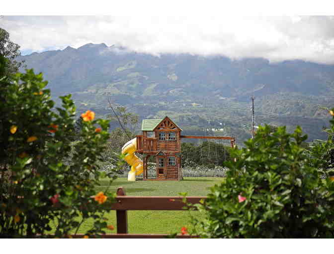 7 Nights at Los Establos Boutique Inn in Panama