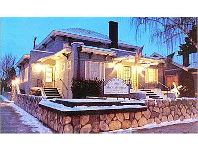 1 NIGHT STAY AT THE SUNNYSIDE INN + WINE TASTING