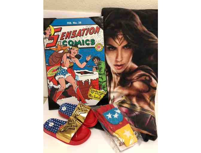 Wonder Woman to the Rescue - Photo 1