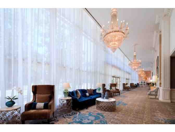 1 night stay at The Sheraton Universal inluding Parking and Lounge Access