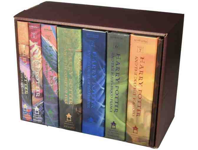 Harry Potter Hard Cover Book Trunk Set