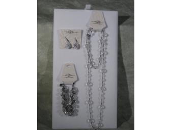 Necklace, earring and bracelet set in crystal