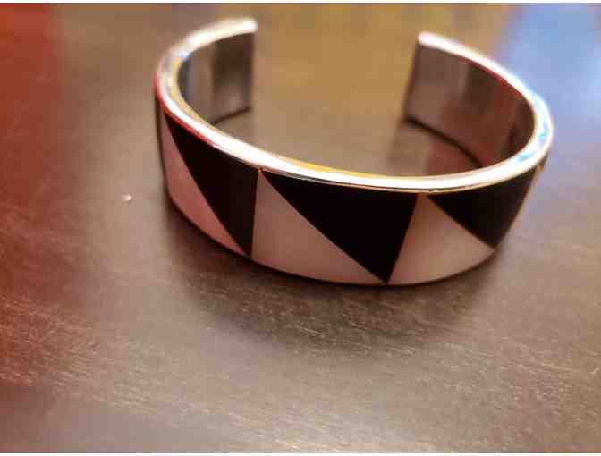 Bracelet - stainless steel black and white with mother of pearl