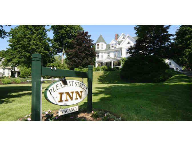 2 Night Rockport, MA Get-Away with Dinner and a Show!