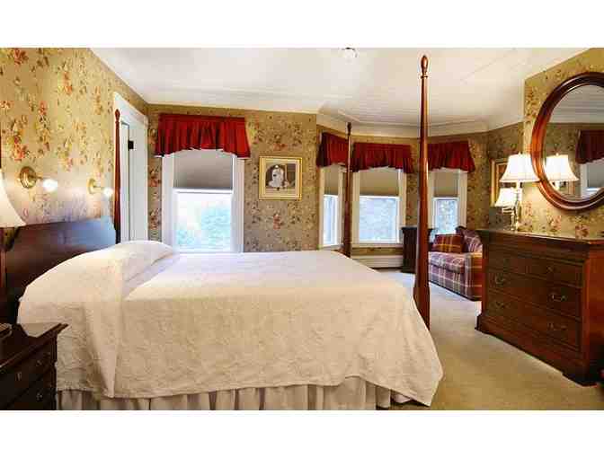 2 Night Rockport, MA Get-Away with Dinner and a Show!