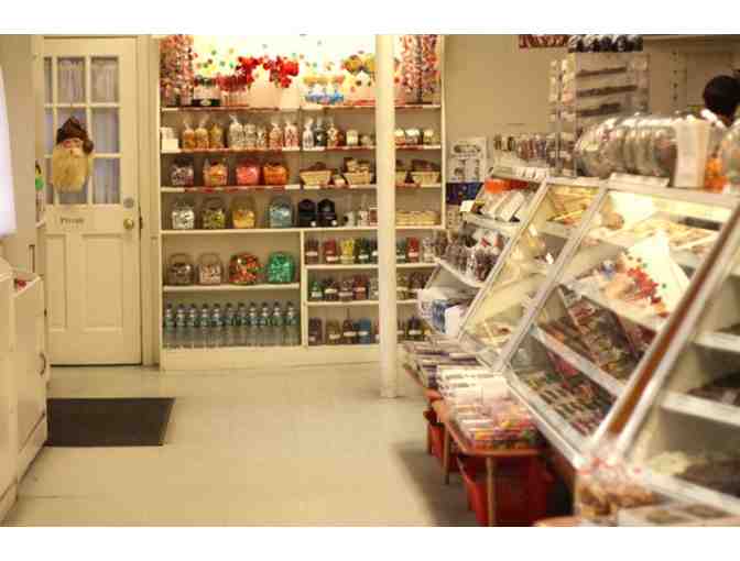 Satisfy your sweet tooth with a 'Candy Raid' for 4!