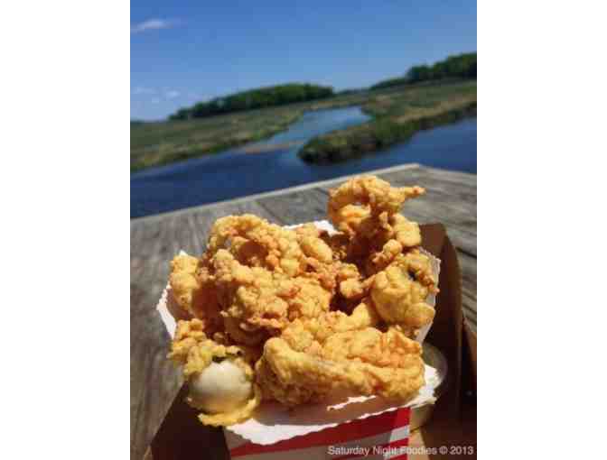 Does JT Farnhams have the best fried clams?
