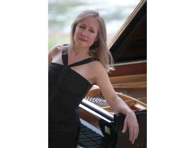 Professional Pianist Bonnie Anderson will play in your home