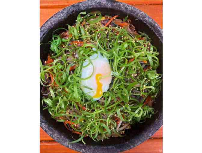 $100 Gift Certificate to um.ma