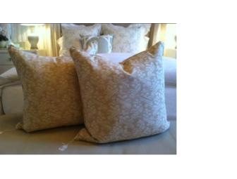 Mrs. Howard: Pair of Rose Tarlow decorative pillows (22' x 22')