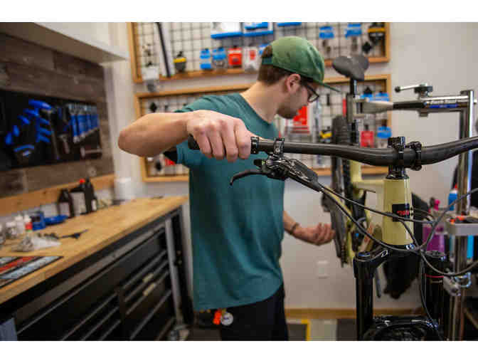 Elphinstone Cycles -Bicycle Tune-up