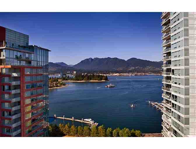 Hotel voucher - Pinnacle Hotel Harbourfront, 1 night & breakfast for 2 - Value $479