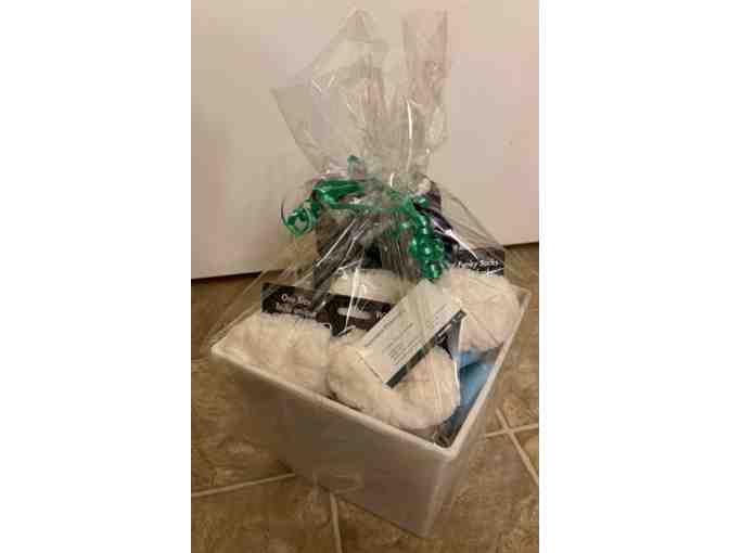 Fleece Blanket plus 2 pairs of Cozy Slipper Socks