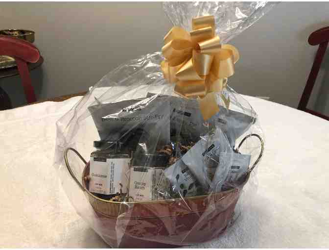 Gift basket with sauces and mixes from EPICURE
