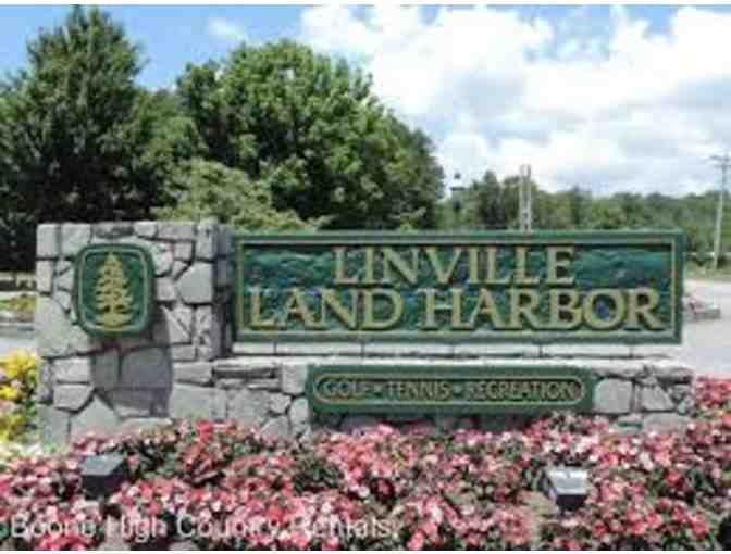 One week (8 day/7 night) stay in Linville Land Harbor, NC that sleeps up to 10 comfortably