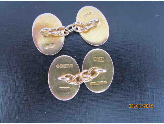 Set of Gold cufflinks (CD)