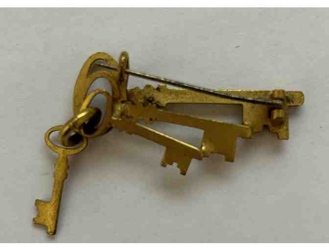 Antique Key Brooch (CD)