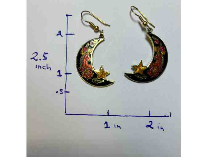 Cute enamelled Half Moon Earrings (CD)